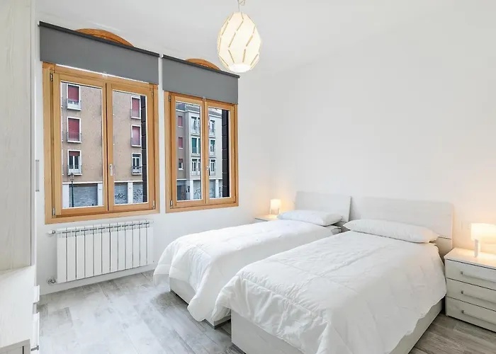 Guesthost - Santa Croce Wonderful Апартаменты *